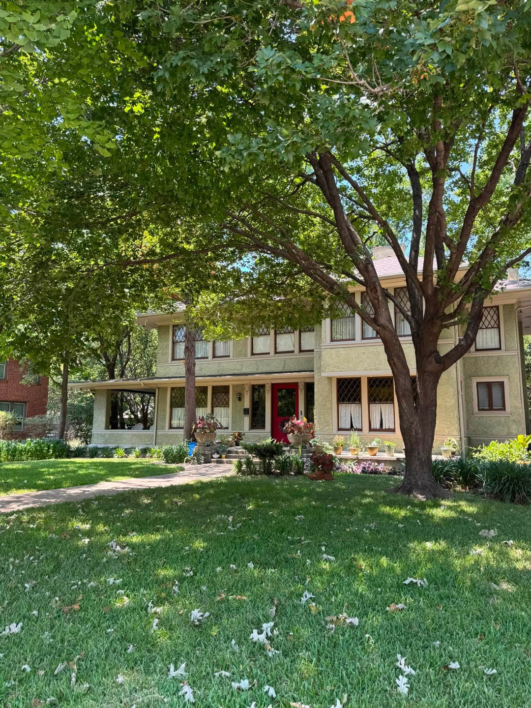 1523-Abrams-Road-12 Junius Heights Historic District Yard of the Month August 2026