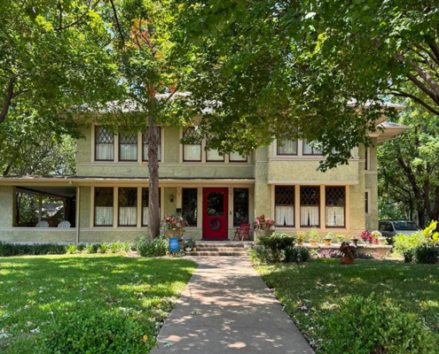 Junius Heights Historic District Yard of the Month August 2026