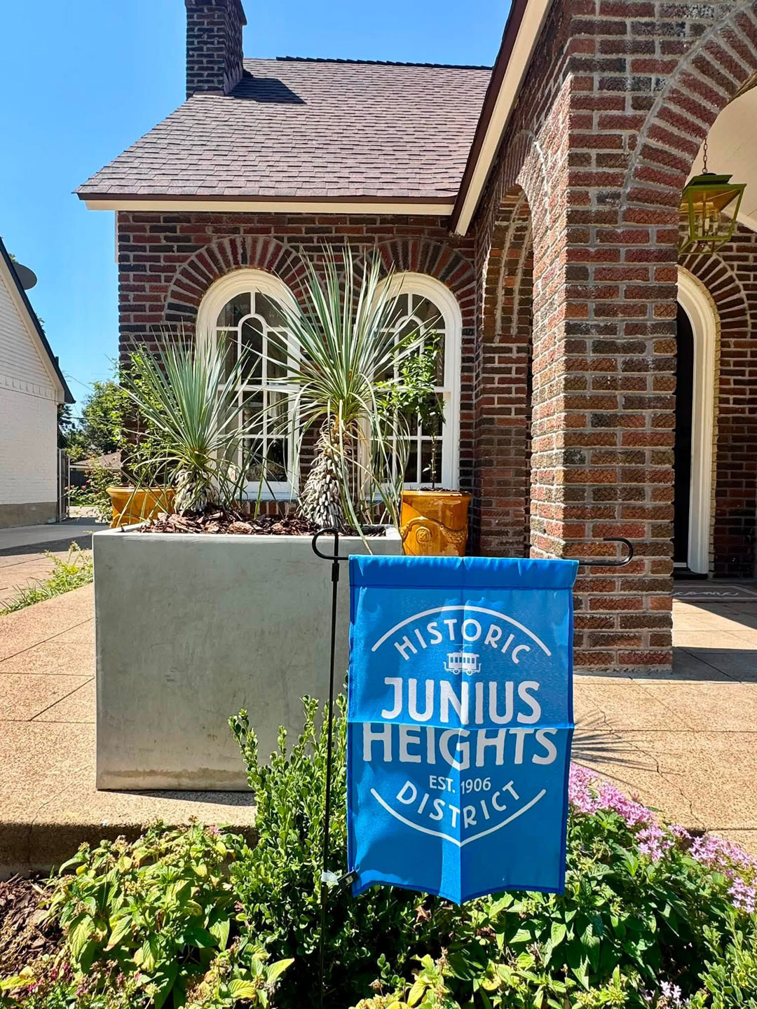 Junius Heights Historic District Yard of the Month September 2026