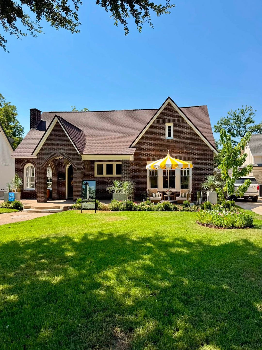 Junius Heights Historic District Yard of the Month September 2026