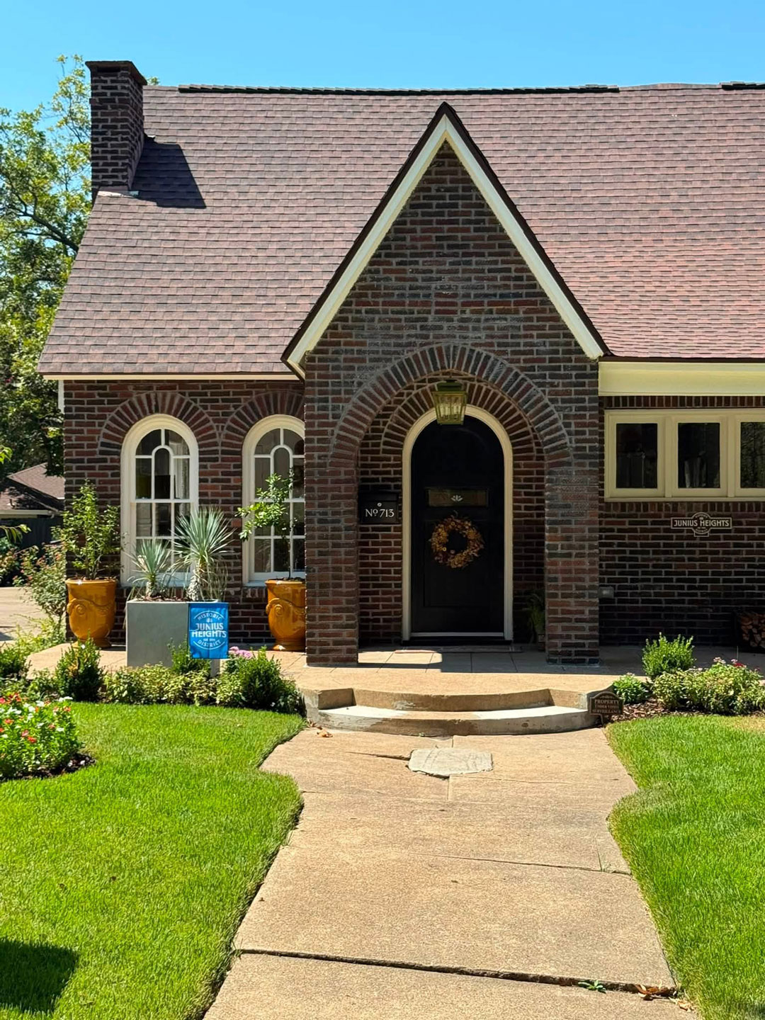 Junius Heights Historic District Yard of the Month September 2026